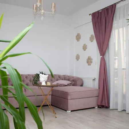 Cozy Special Queen Mary With Parking Apartment *